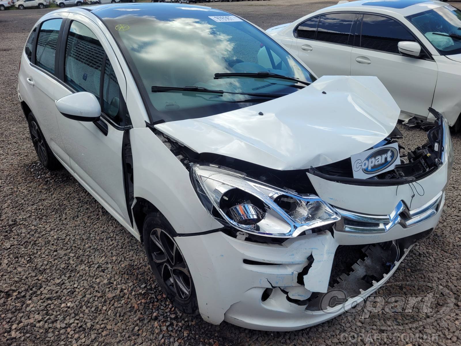 Veículo Citroën C3 Citroen C3 Tendance 1.2 12V VTi PureTech 2017 Colisão Média Monta 2017 em leilão