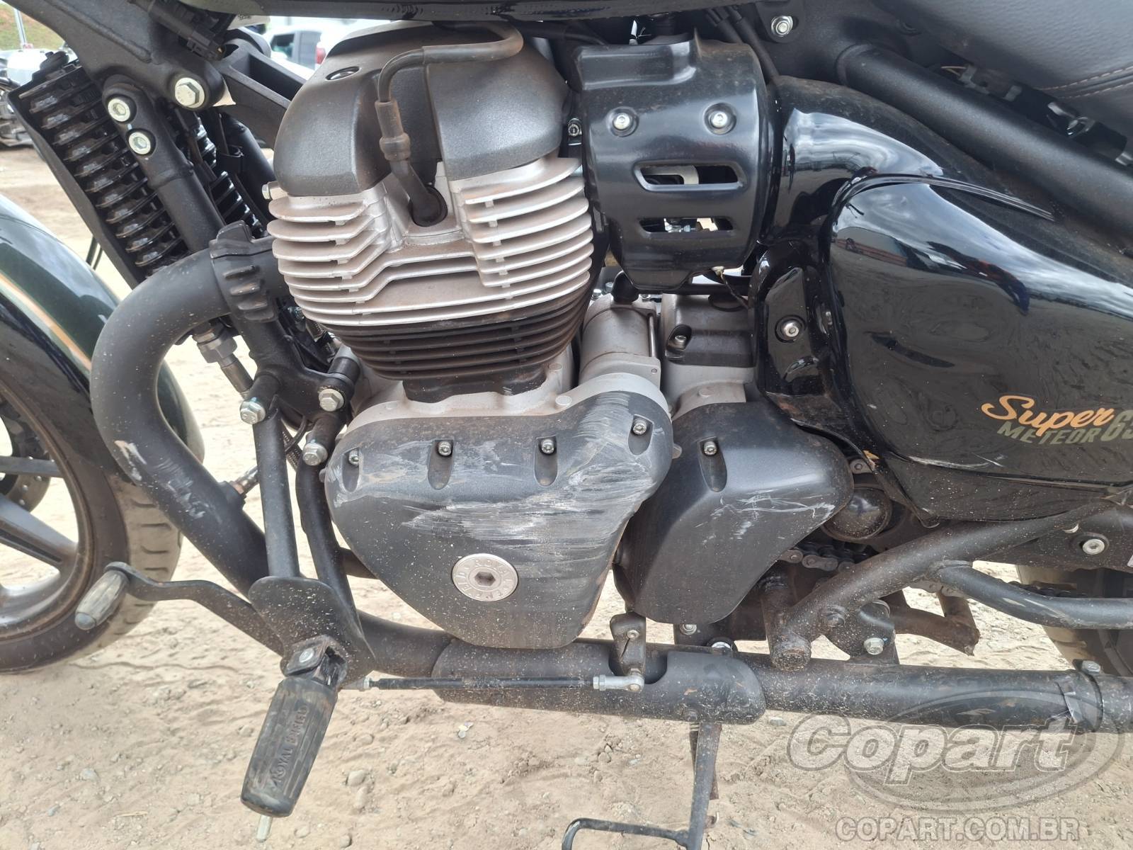 Foto 6 de 10: 2026 ROYAL ENFIELD SUPER METEOR Super Meteor 650