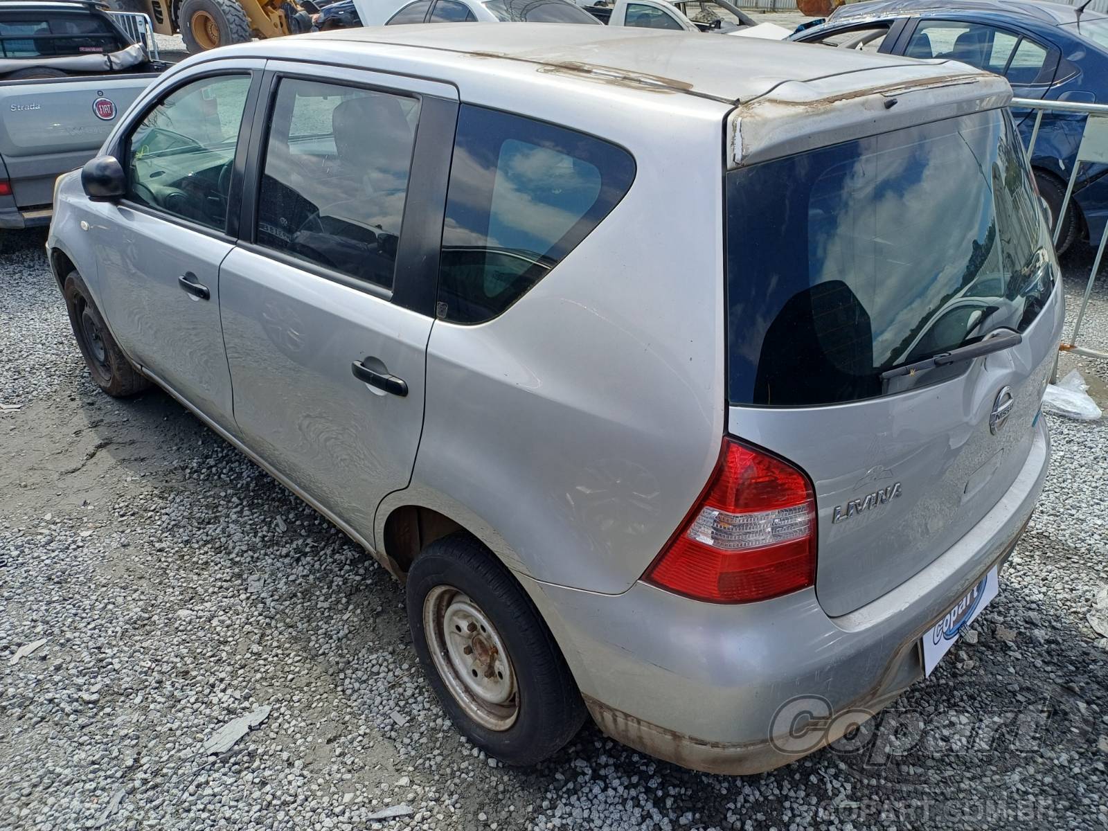 2012 NISSAN LIVINA — foto 3 de 11
