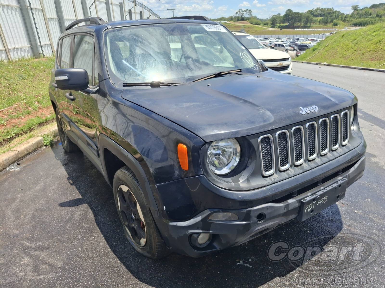 Veículo Fiat Renegade Jeep Renegade Sport 2.0 MultiJet Turbo 2016 2016 em leilão