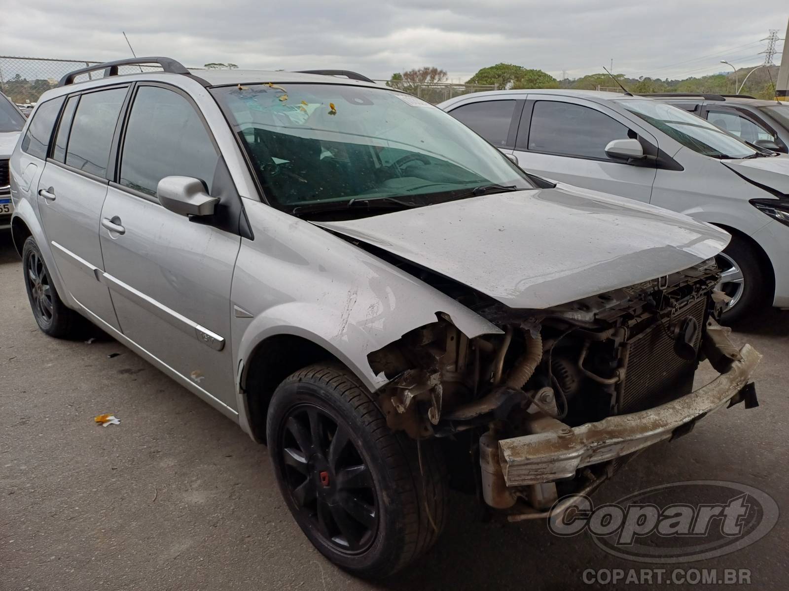 Veículo Renault Megane Renault Megane Grand Tour Dynamique 1.6 16V Hi-Flex 2012 2012 em leilão