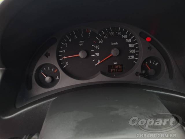 2005 CHEVROLET CORSA SEDAN 