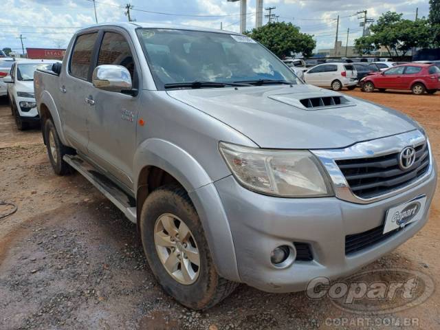 2015 TOYOTA HILUX CD 
