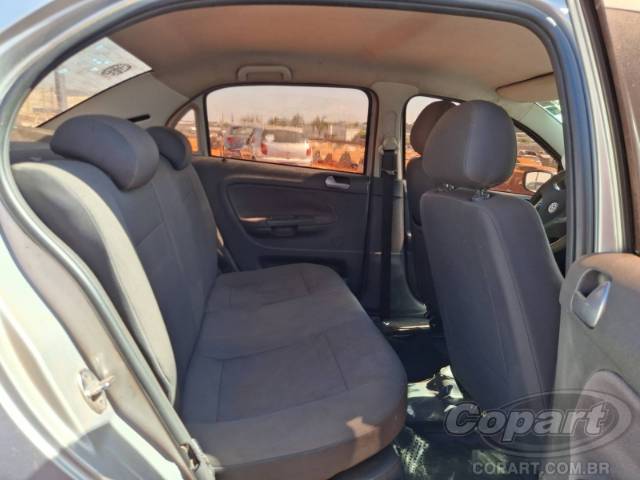 2011 VOLKSWAGEN VOYAGE 