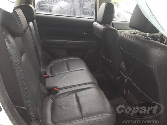 Foto 6 de 10: 2015 MITSUBISHI OUTLANDER