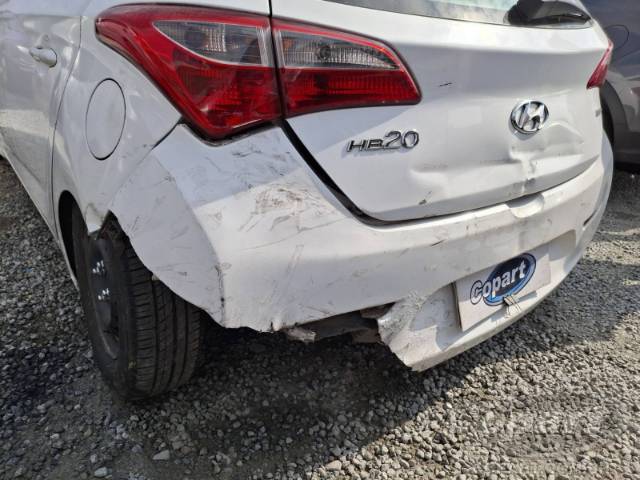 2015 HYUNDAI HB20 