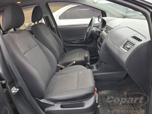 2013 VOLKSWAGEN FOX 