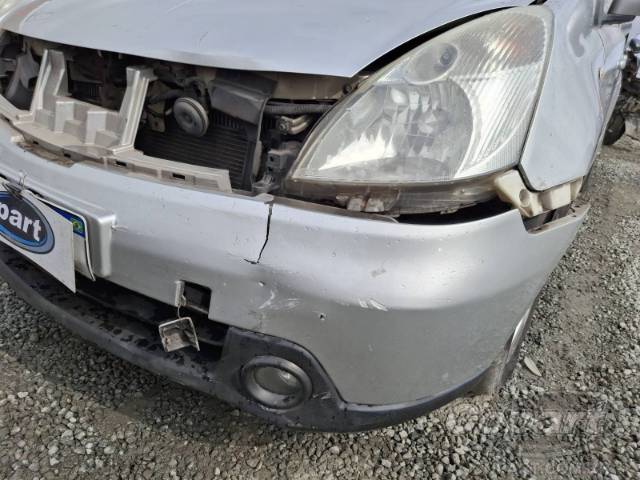 2011 NISSAN LIVINA 
