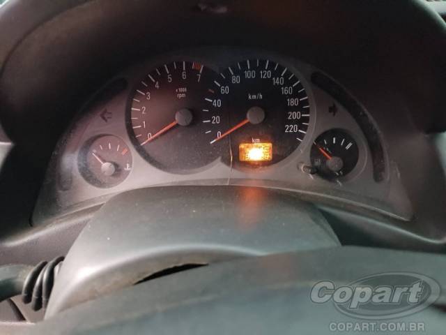 2003 CHEVROLET CORSA SEDAN 