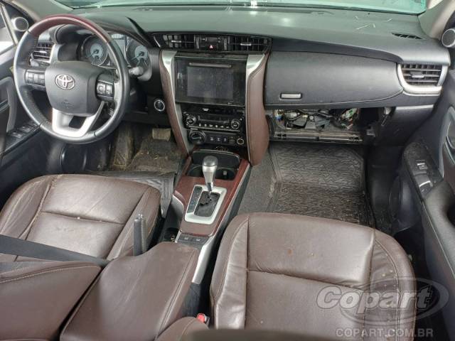 2017 TOYOTA HILUX SW4 