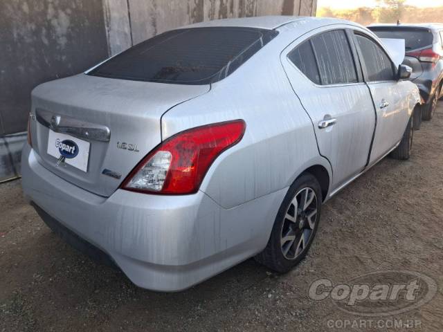2017 NISSAN VERSA 