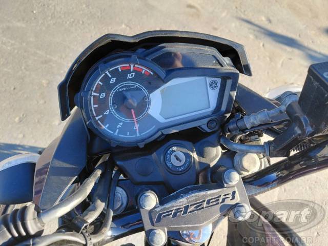 2025 YAMAHA FAZER 