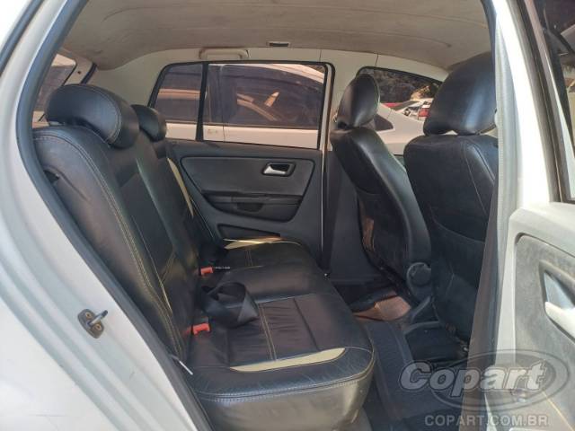 2015 VOLKSWAGEN FOX 