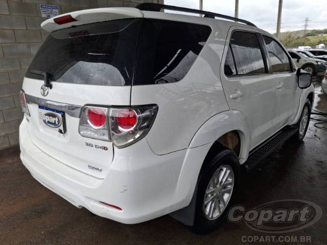 2013 TOYOTA HILUX SW4 