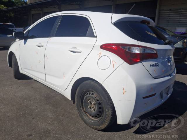 2015 HYUNDAI HB20 