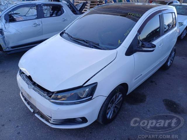 2015 VOLKSWAGEN FOX 
