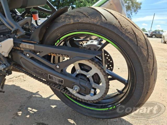 2025 KAWASAKI NINJA ZX-4R 