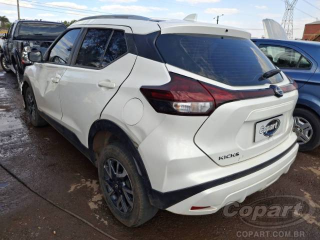 2024 NISSAN KICKS 
