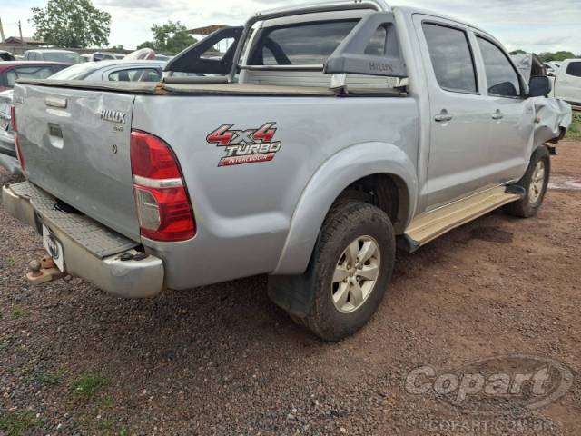 2015 TOYOTA HILUX CD 