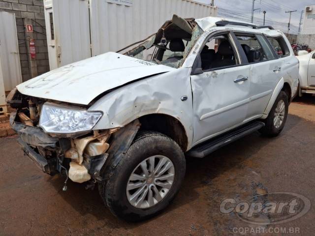 2015 MITSUBISHI PAJERO DAKAR 