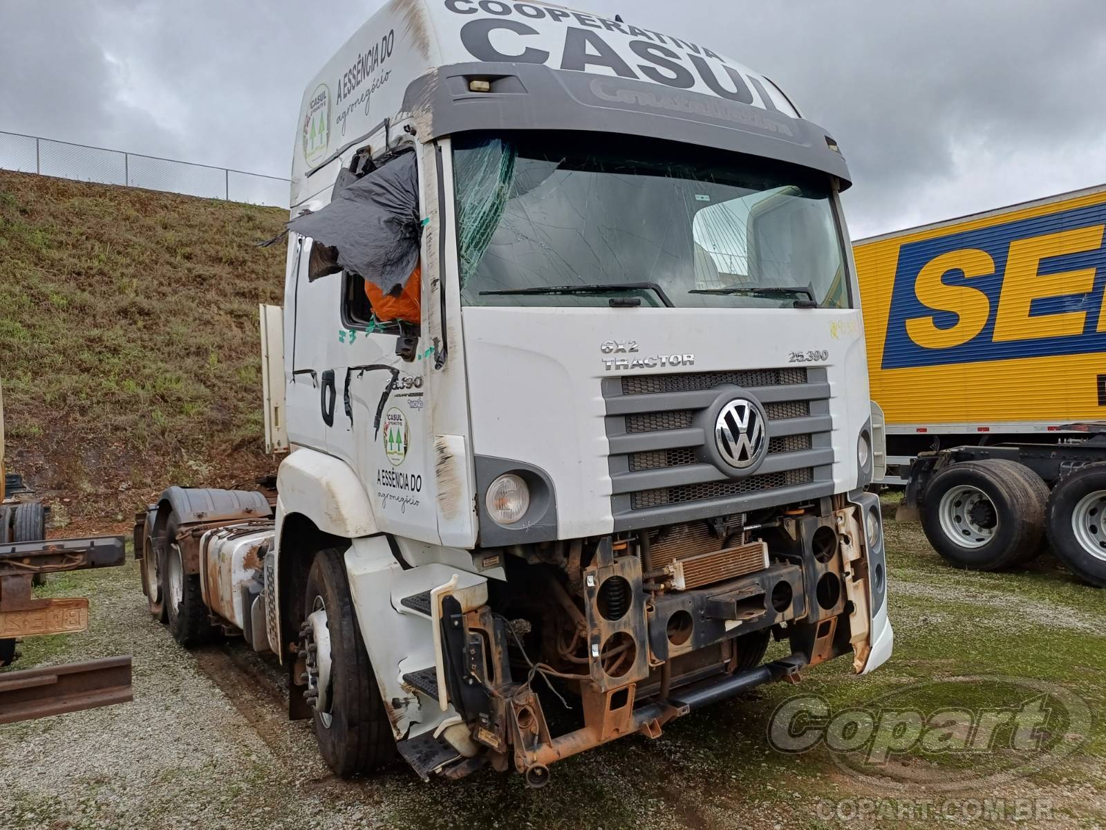 Veículo VOLKSWAGEN Constellation Volkswagen Constellation 25.390 Tractor 2013 Médio Estado 2013 em leilão