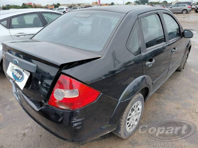 2005 FORD FIESTA SEDAN 