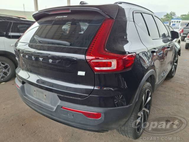 2021 VOLVO XC40 