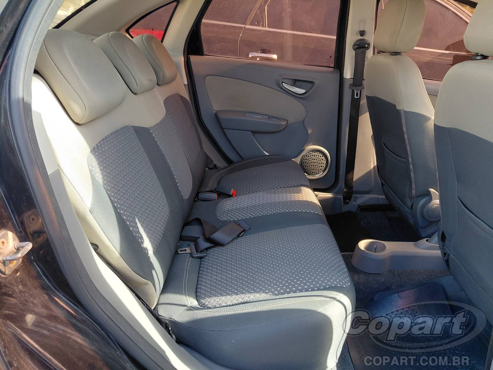 Foto 6 de 10: 2015 FIAT GRAND SIENA