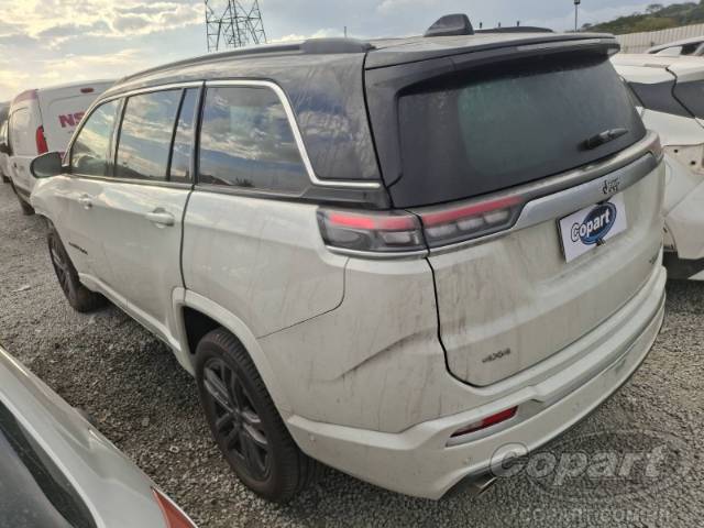 2025 JEEP COMMANDER 