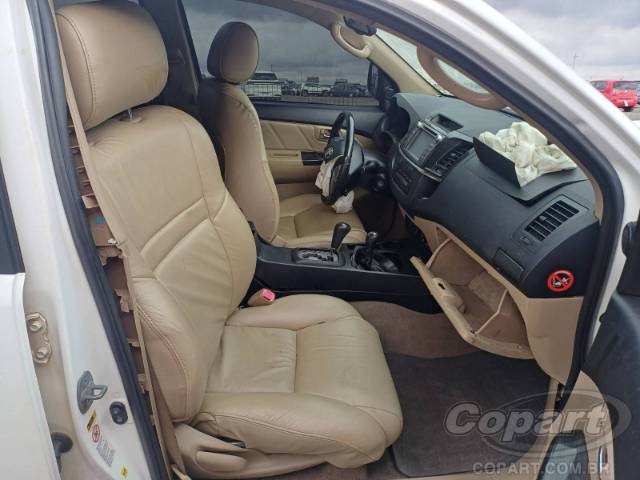 2015 TOYOTA HILUX SW4 
