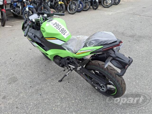 2025 KAWASAKI NINJA 500 