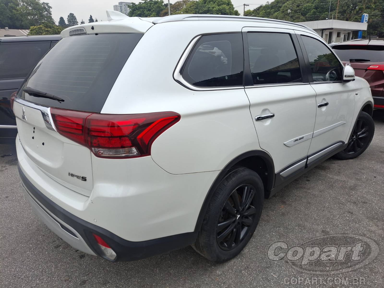 2020 MITSUBISHI OUTLANDER — foto 4 de 12