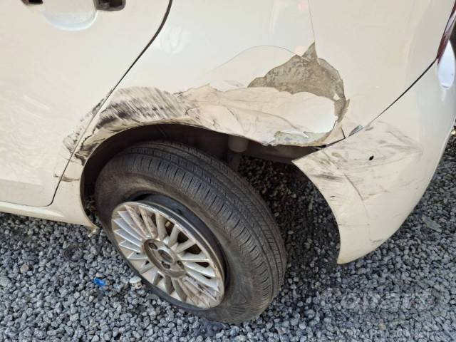 2015 VOLKSWAGEN UP 