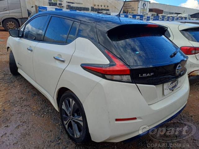 2022 NISSAN LEAF 