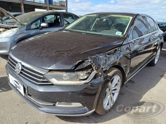 2018 VOLKSWAGEN PASSAT 