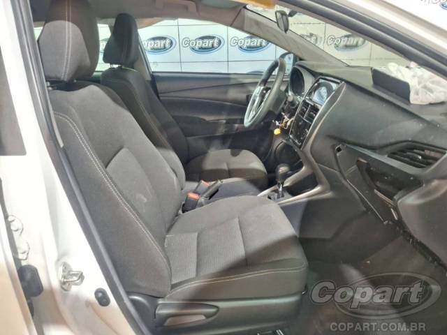 2025 TOYOTA YARIS SEDA 
