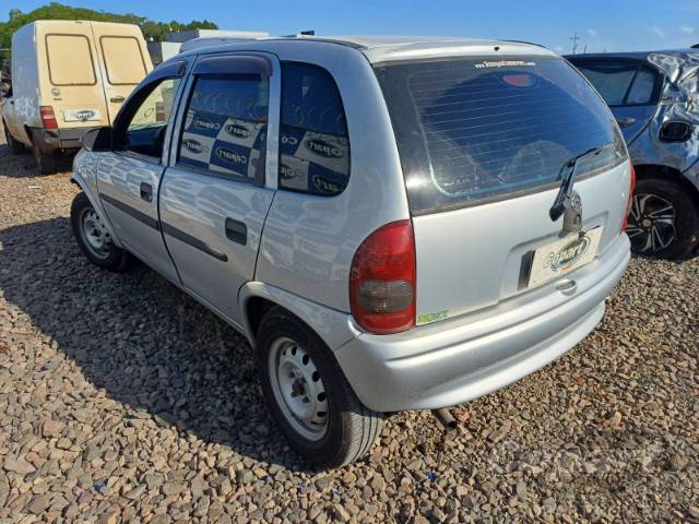 2002 CHEVROLET CORSA 