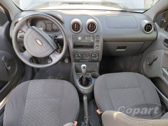 2006 FORD FIESTA SEDAN 