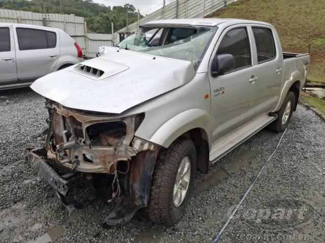 2013 TOYOTA HILUX CD 