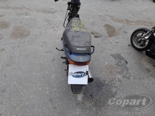 2001 HONDA C 100 