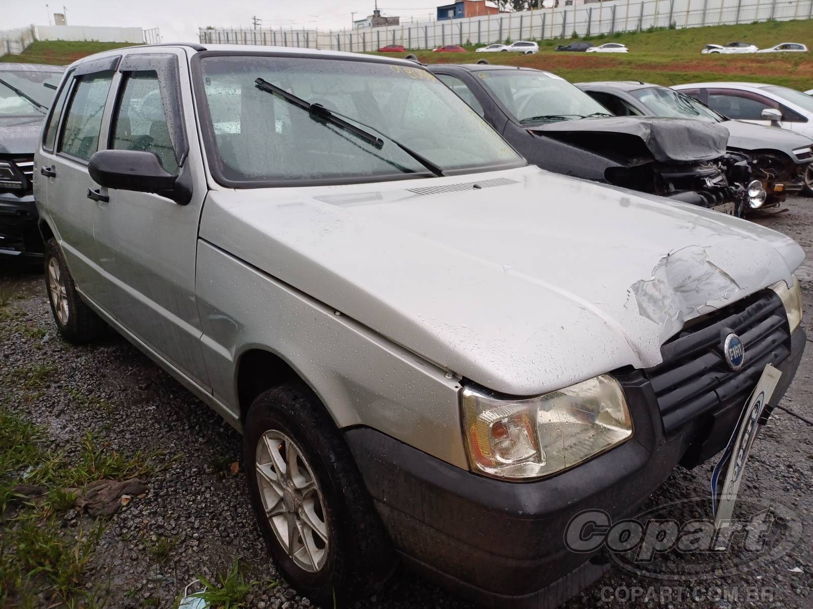 Veículo Fiat Uno Fiat Uno Mille Fire 1.0 2008 Colisão Pequena Monta 2008 em leilão