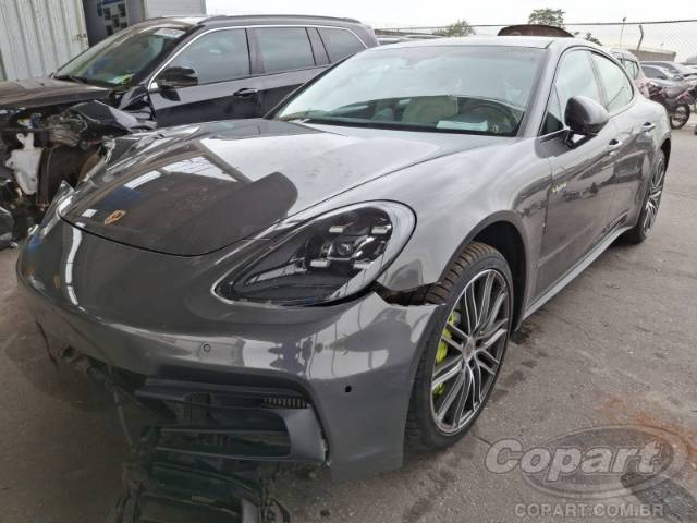 2018 PORSCHE PANAMERA 