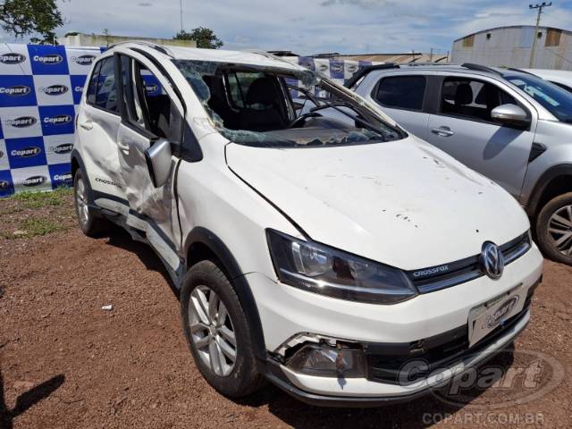 2015 VOLKSWAGEN FOX 