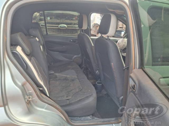 2015 FIAT UNO 