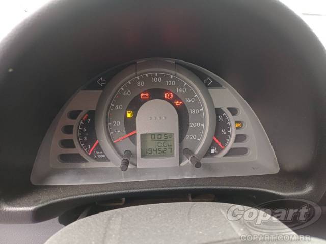2004 VOLKSWAGEN FOX 