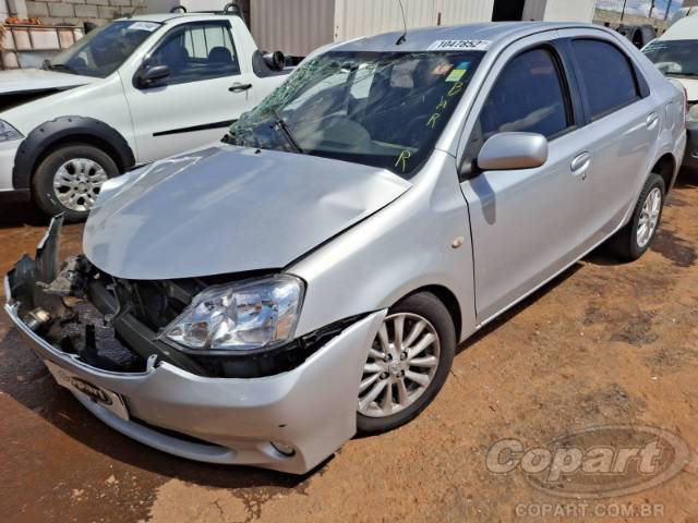 2013 TOYOTA ETIOS SEDA 