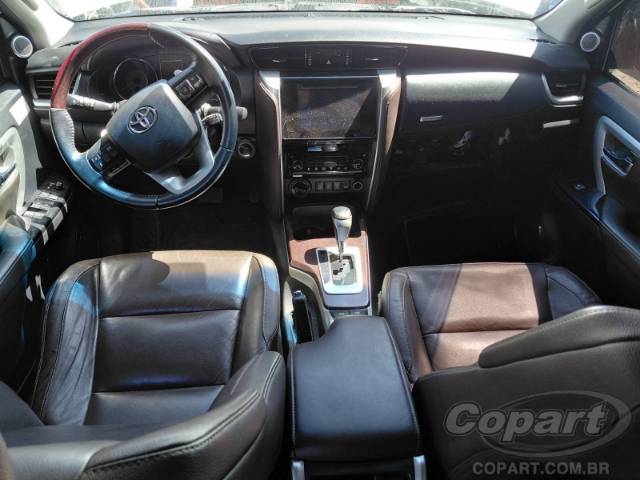 2017 TOYOTA HILUX SW4 