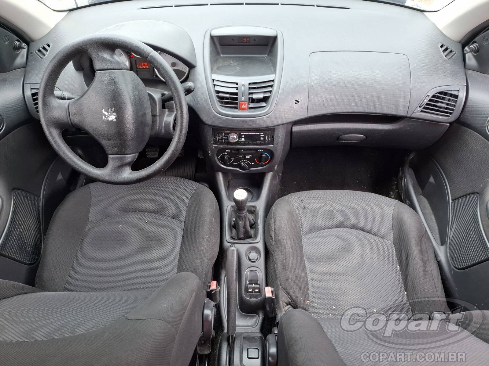 Foto 9 de 10: 2014 PEUGEOT 207