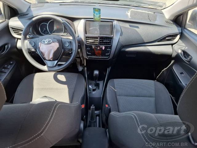 2025 TOYOTA YARIS SEDA 