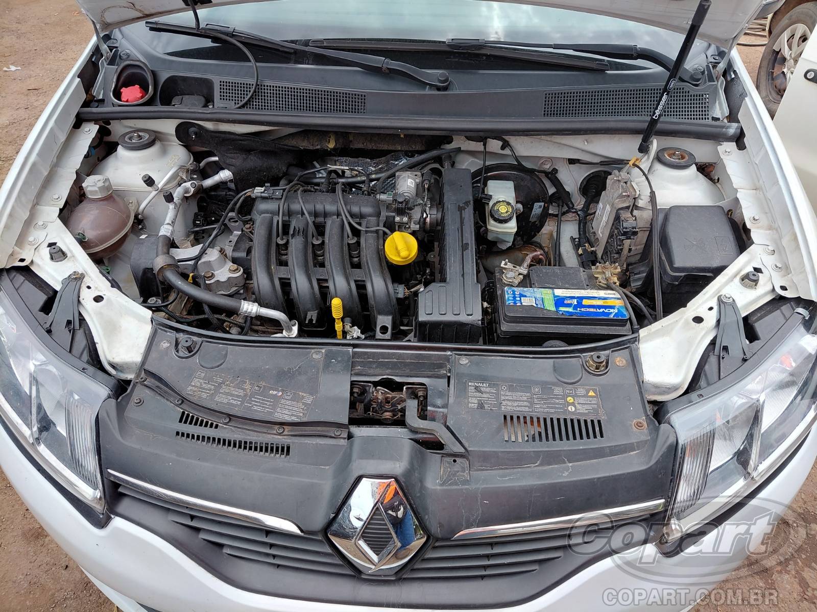 Foto 7 de 10: 2016 RENAULT LOGAN